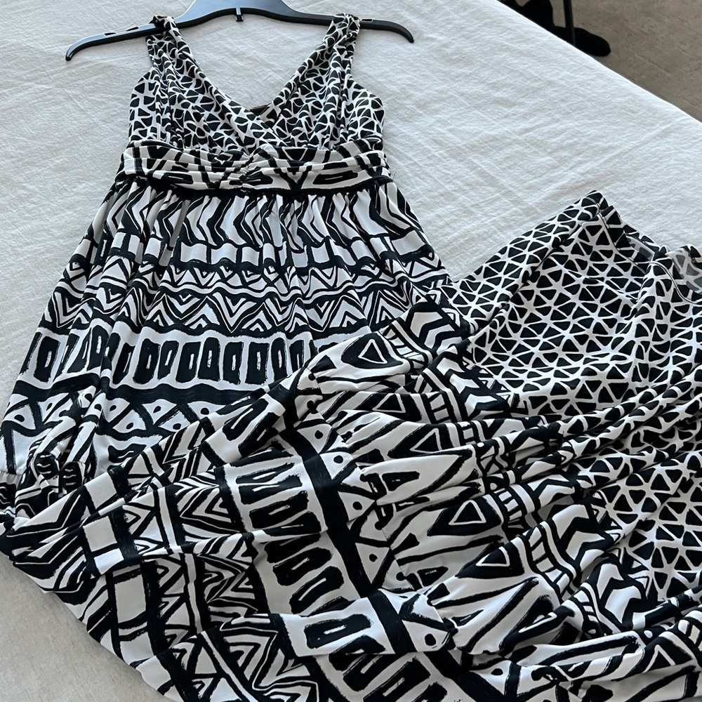 INC International Concepts Black and White Patterned Maxi Dress ! Stretchy ! - Picture 9 of 9